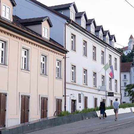 With 2 Beds In The Centre Apartman *